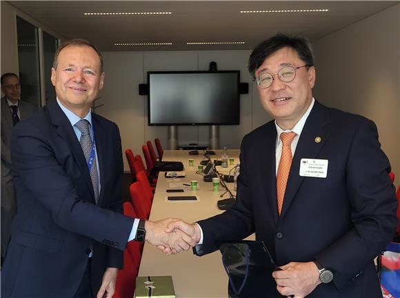 パク・ユンギュ次官、欧州とのデジタル協力拡大…1年以内に提携協議終了