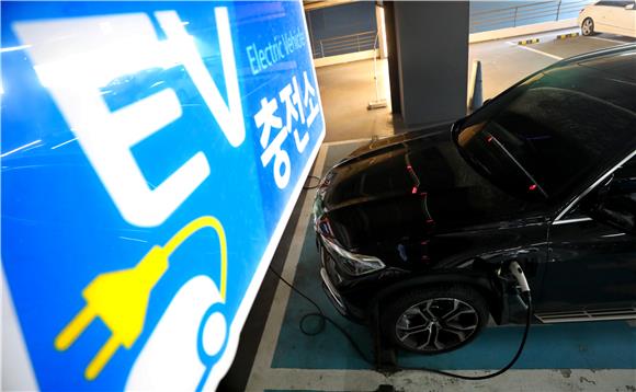 SK·GS·LG·한화·현대차까지…경쟁 치열해지는 전기차 충전시장 - 뉴스 썸네일 이미지