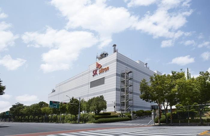 [IB토마토]SK실트론 두고 엇갈린 명암…SK는 '신중' vs 두산은 '올인'