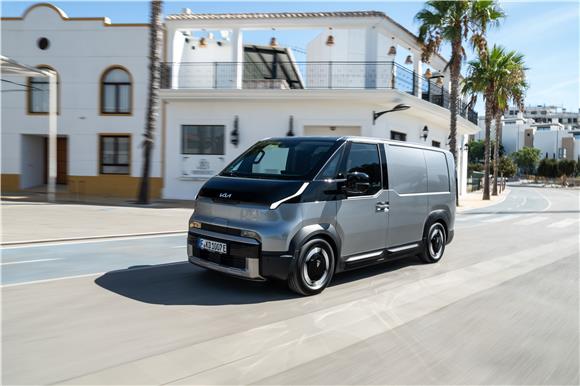 (단독)기아 PV5, ‘파커스 밴 앤 픽업 어워드’ 2관왕 수상