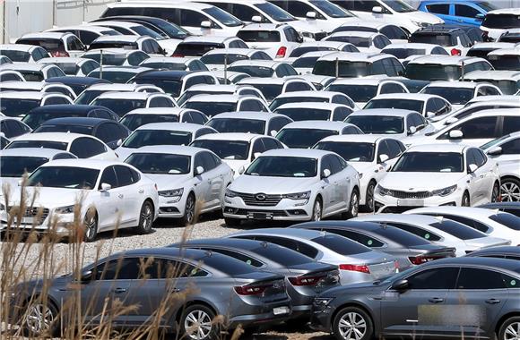 '금리 우위' 캐피탈의 렌트카 확장, 사모펀드 견제냐 중기 죽이기냐