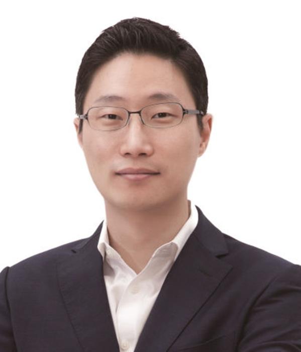 손태희 해외 드라이브 '글쎄'…퍼시스·시디즈, '고전'