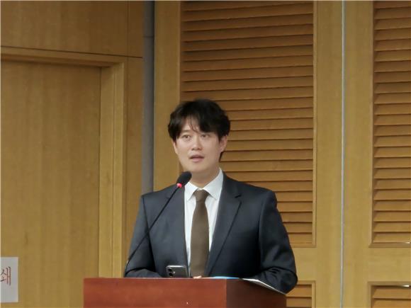 유료방송 업계, 규제 완화 요구 확산..."수십년 묵은 규제 풀어야" - 뉴스 썸네일 이미지