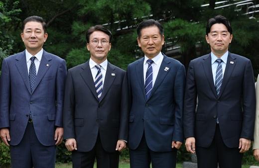 당정대 만찬 회동…'여 <b>투톱</b>' <b>갈등 봉합</b> 수순