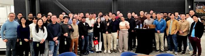 "한국 산업에 중요 역할"...젠슨 황, 현대차 박민우 사장 격려 - 뉴스 썸네일 이미지