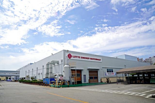 [IB토마토]롯데에너지머티, 현금흐름 경고등…ESS·AI로 돌파할 수 있나