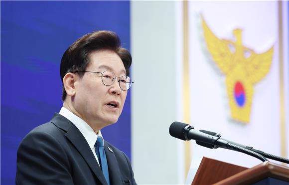 이 대통령 "흔들리는 경찰 신뢰…커진 책임 명심해야"(전문)