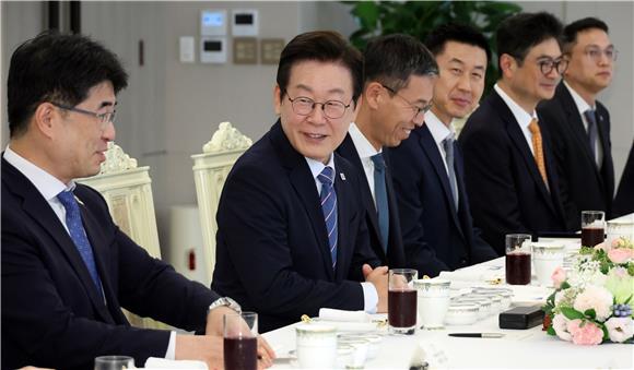 (단독)이재명, 증권업계와 회동…코스닥 청사진 나온다