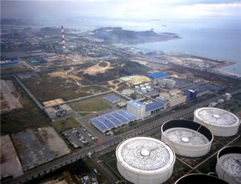 [IB토마토]코스모화학, 중국 저가 공세에 '휘청'…포트폴리오 다각화 '사활'