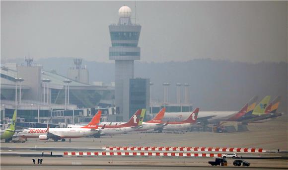 고유가에 운항 줄인 LCC…할인으로 모객 경쟁