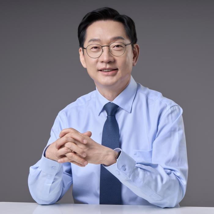 김경수, '경남 AI 음성 돌봄 서비스' 확대