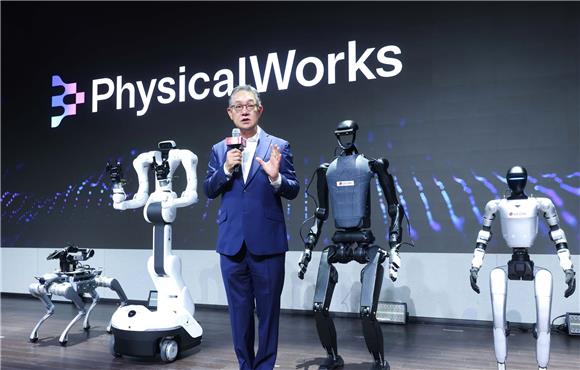 LG CNS "피지컬 AI 공략, 로봇 스스로 일하는 시대 연다" - 뉴스 썸네일 이미지