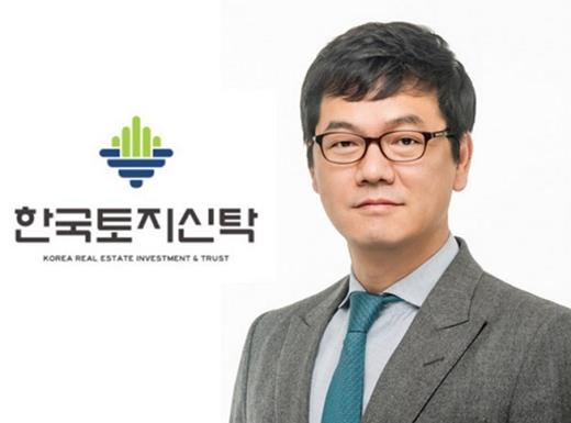 (단독)'수백억 횡령 의혹' 차정훈 한토신 회장, 압색 두 달 전 '등기이사... - 뉴스 썸네일 이미지