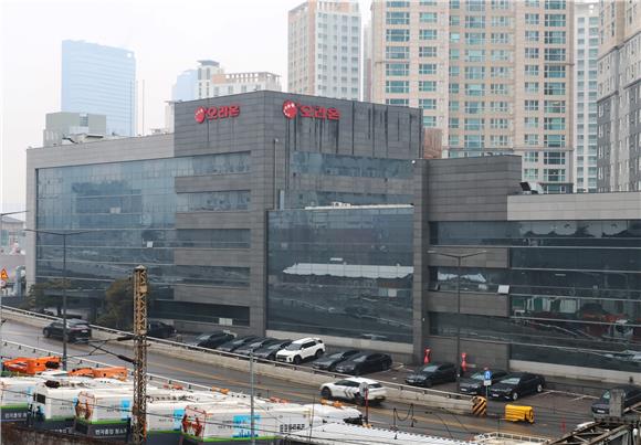오리온, 창사 첫 파업...유통업계 '불씨 확대' 긴장 - 뉴스 썸네일 이미지