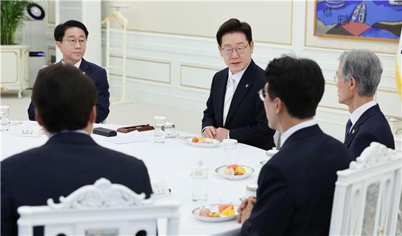 "투표지 사태, 부정선거론과 달라"...민주, 개헌도 검토 - 뉴스 썸네일 이미지